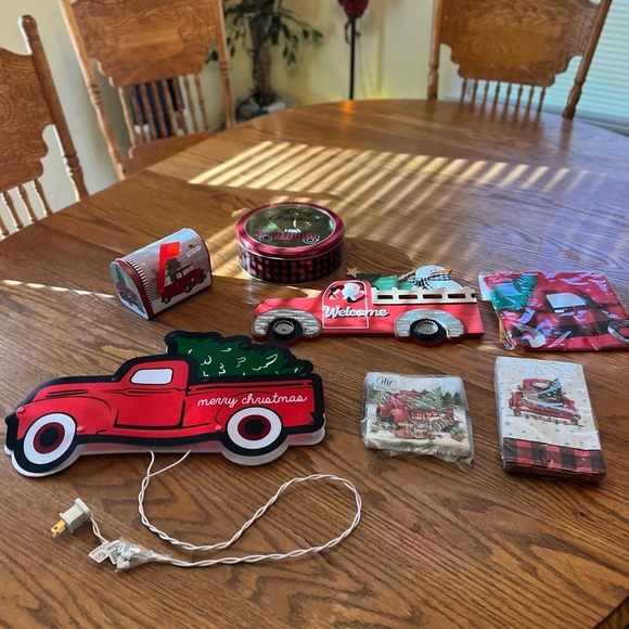❤️ 7x Red Truck Christmas Decor
Set - Picture 2 of 10